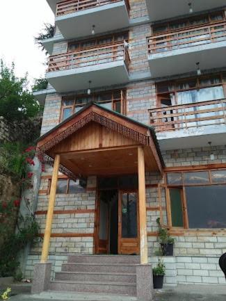 Oyo Flagship 82405 Cochin Villa Manāli Zewnętrze zdjęcie